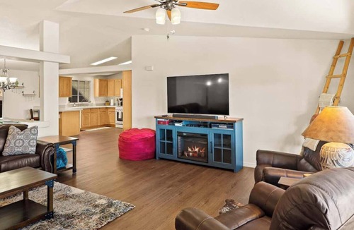 Clarkdale House | Myrinn - Red Rock Views & Game Room Near Jerome