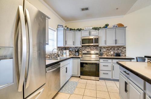 Socastee House | Myrtle Beach Condo w/Large Balcony & Pool Access