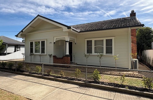 Myrtleford House | Myrtle & Bloom Cottage