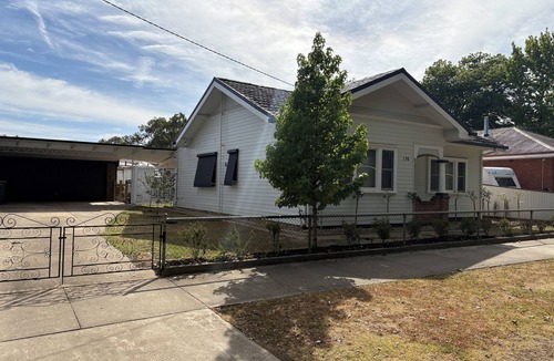 Myrtleford House | Myrtle & Bloom Cottage