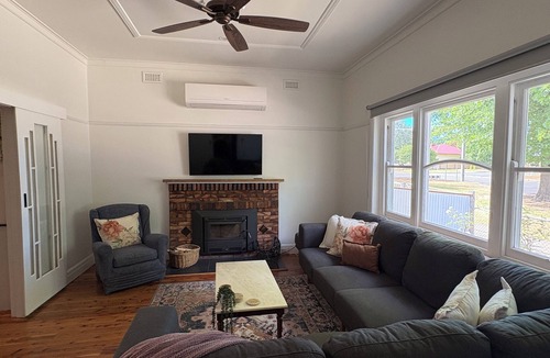 Myrtleford House | Myrtle & Bloom Cottage