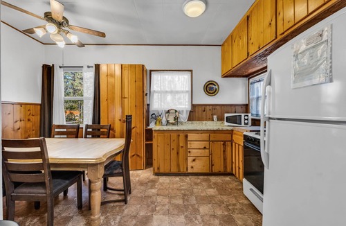 Peter Pan Cabin | Myrtle Chalet
