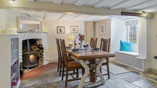 Longhope House | Myrtle Cottage