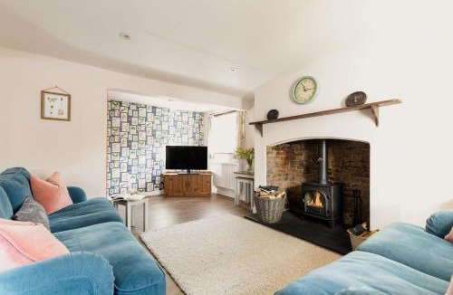 Buckland Newton House | Myrtle Cottage