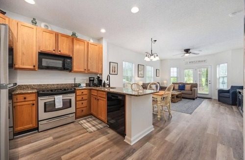 Red Hill Condo | Myrtle Golf Escape at Legends, Pet Friendly, Pool