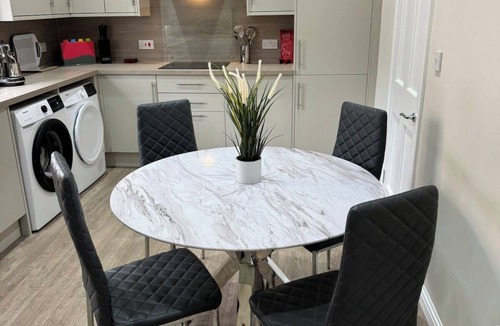 West Calder House | Myrtle Grove · Luxury 2 Bedroom Villa