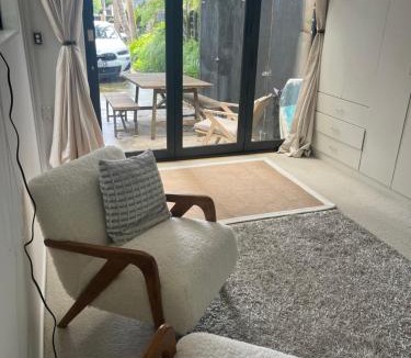 Kingsland House | Myrtle St Guesthouse