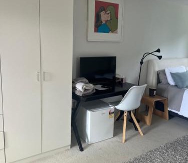 Kingsland House | Myrtle St Guesthouse