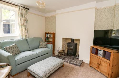 Knighton House | Myrtle Villa