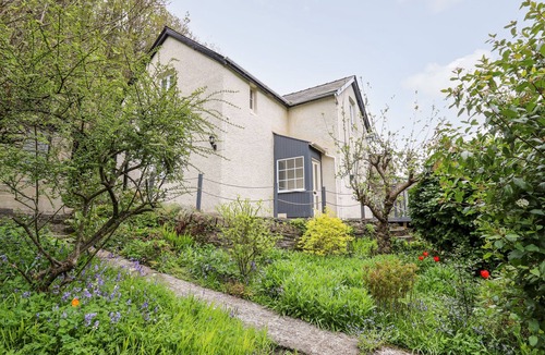 Knighton Cottage | Myrtle Villa