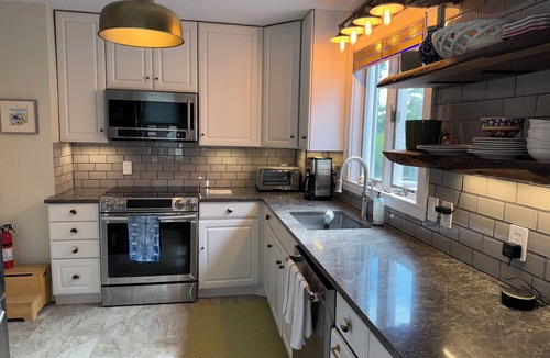 West Mystic Apartment | Mystic Getaway