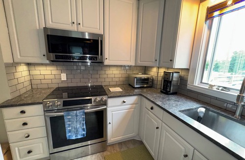 West Mystic Apartment | Mystic Getaway