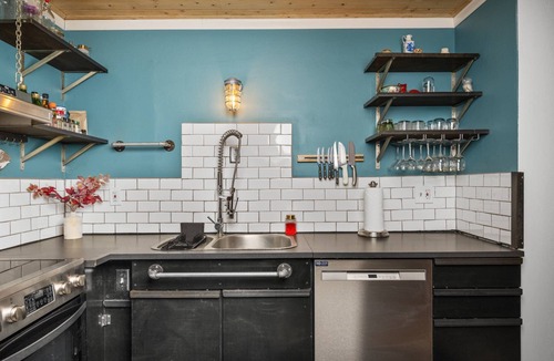 Zigzag House | Mystic Mountain, *Pet Friendly*, Private Hot Tub, Steam Sauna, 11 Miles to Govy Camp