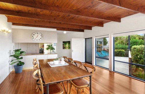 Wamberal House | MYSTIC WAVES | WIFI , Pet Friendly | Accom Holidays