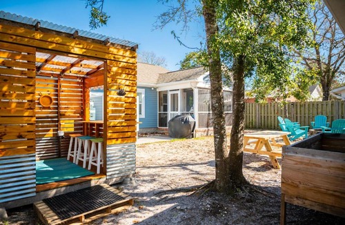 Long Beach House | Mystical Mermaid by Oak Island Accommodations