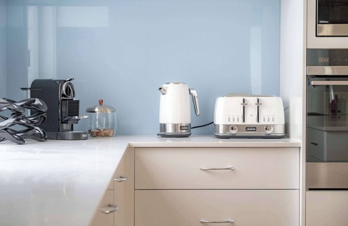 Vincentia House | Myuna - beachfront pet-friendly