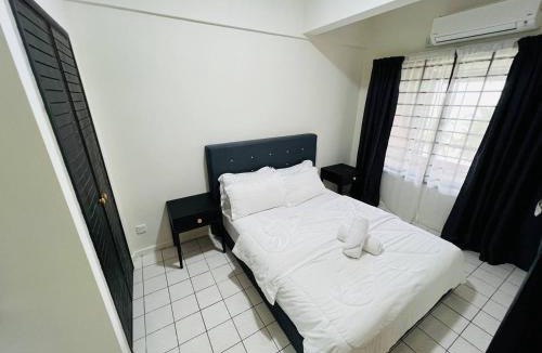 Taman Haji Zainal Apartment | MZR Homestay