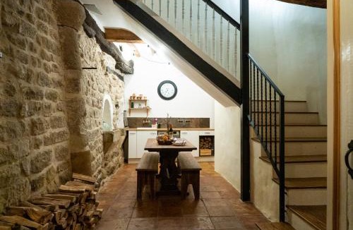 Laguardia Old Town House | Número 8 a Traditional Basque Village Homestead