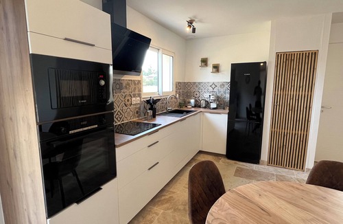 Sagries Apartment | N°3 Le Clos de l'Oliveraie - Balcony - 1st floor - 1 bed, Le Clos de l'Oliveraie Appt 3
