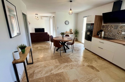 Sagries Apartment | N°4 Le Clos de l'Oliveraie - Balcony - 1st floor - 1 bed, Le Clos de l'Oliveraie Appt 4