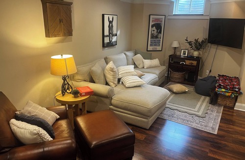 Saratoga Springs House | n 6-bedroom house in Saratoga suburbs - 12 minutes to downtown and the track