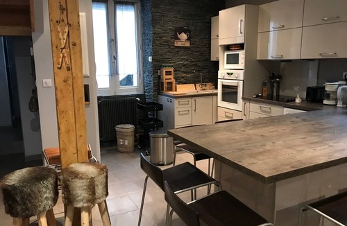 Cauterets House | N 9 of ChaletMaison Cozy 4 *, ds village, design, 4 ch, 8A + 2E, hammam, parking, terr