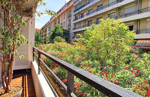 Musicians Quarter Apartment | N&J - DEBUSSY TERRASSE - Hyper center