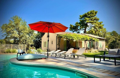 Mornas House | N&L Signature - Bed and Breakfast