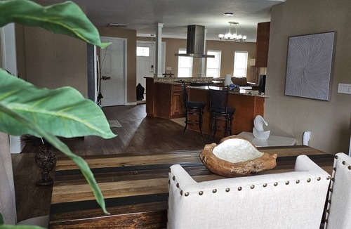 Sebring House | n“Peaceful villa with pool, near lakes, shops & highways – perfect getaway”