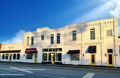 Cowan Hotel | n Q. ensuite room in Historic Railroad Inn & town. Continental Breakfast.
