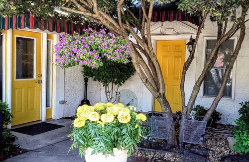 Cowan Hotel | n Q. ensuite room in Historic Railroad Inn & town. Continental Breakfast.