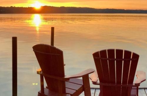 Wiarton House | N' This on the Bay -Vacation Suite