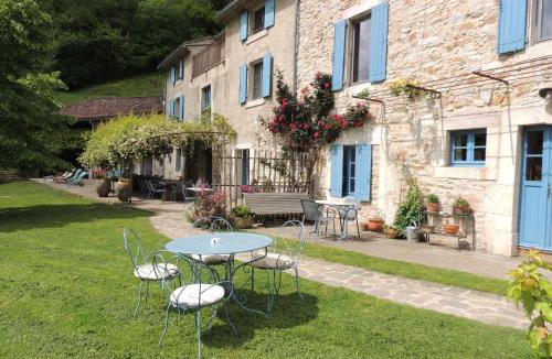 Courniou Bed & Breakfast | Nabat le Haut, chambre et table d'hotes