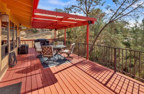 Oak Shores House | Naci Lakeview Retreat