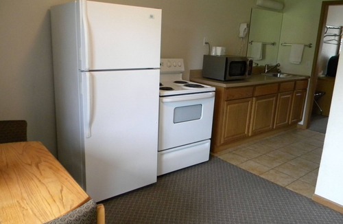 Ludington Hotel | Nader's Motel & Suites