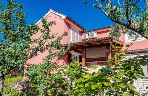 Jurandvor Apartment | Nadica 1st floor - Charming 1BR Apartment for Two, Parking Available