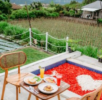Toya Bungkah Villa | Nadine Villa Kintamani with Natural Hot Spring