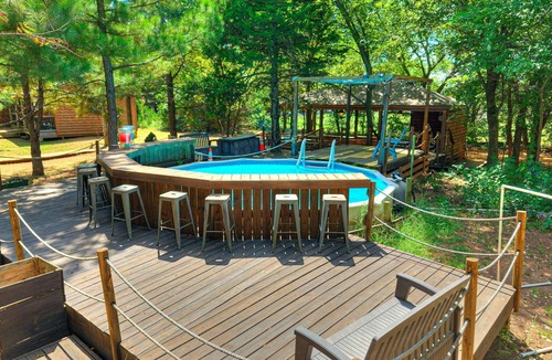 Wheatland Cabin | Naffcation Lodge OKC Cabin And Guest House Retreat On 5 Acres