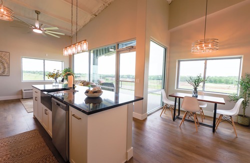 Salado Apartment | nAirplane/Hanger 2 bedrooms 2 baths, with beautiful views and a runway.#1