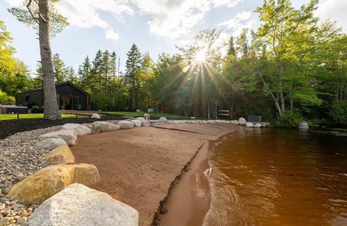 Porters Lake Villa | Nalu Lakeside Villa