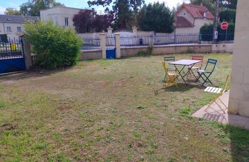 Moussais-la-Bataille Apartment | Namasté 'Au vieux Poitiers'