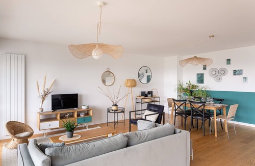 Fougeres - Sevigne Apartment | Namasté - Bel appt pour 5 avec terrasse, parking