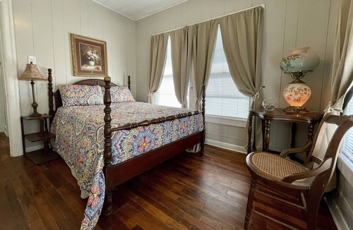 Hallsburg House | Nana's Cozy Country Getaway