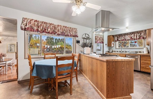 Baker City House | Nana`s Garden Home, 3 Bdrm, 2 Bath Home
