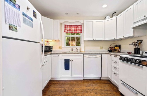 Cape Neddick House | Nana’s Hideaway – 2 BDR Charmer!