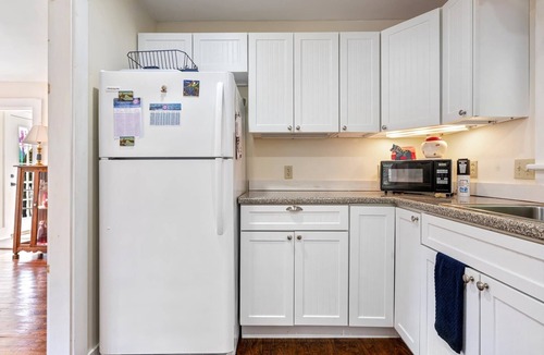 Cape Neddick House | Nana’s Hideaway – 2 BDR Charmer!