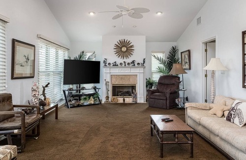 City-by-the Sea House | Nanas Cabana | Canal Views + Boat Dock!