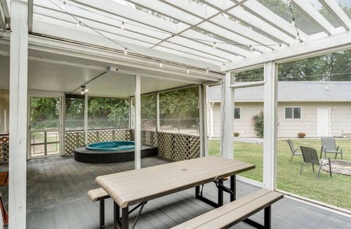 Derby House | Nancy`s Ranch + hot tub