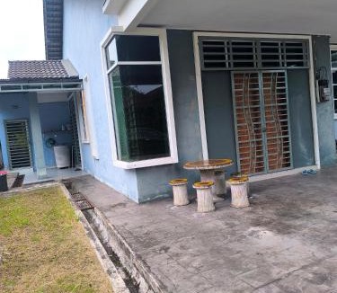 Bukit Kuang House | Nani Homestay