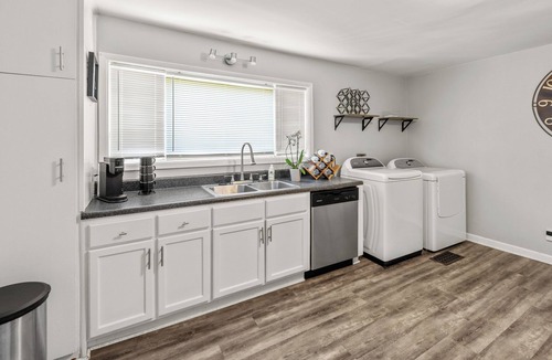 Central Gardens House | nAnnesdale Duplex #1 - Spacious & Central - 3bed, 2bath - 5 mins to Downtown!